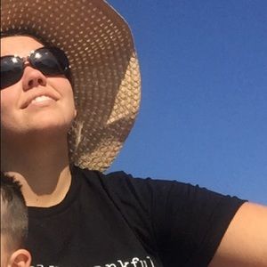 Meet your Posher, Laura